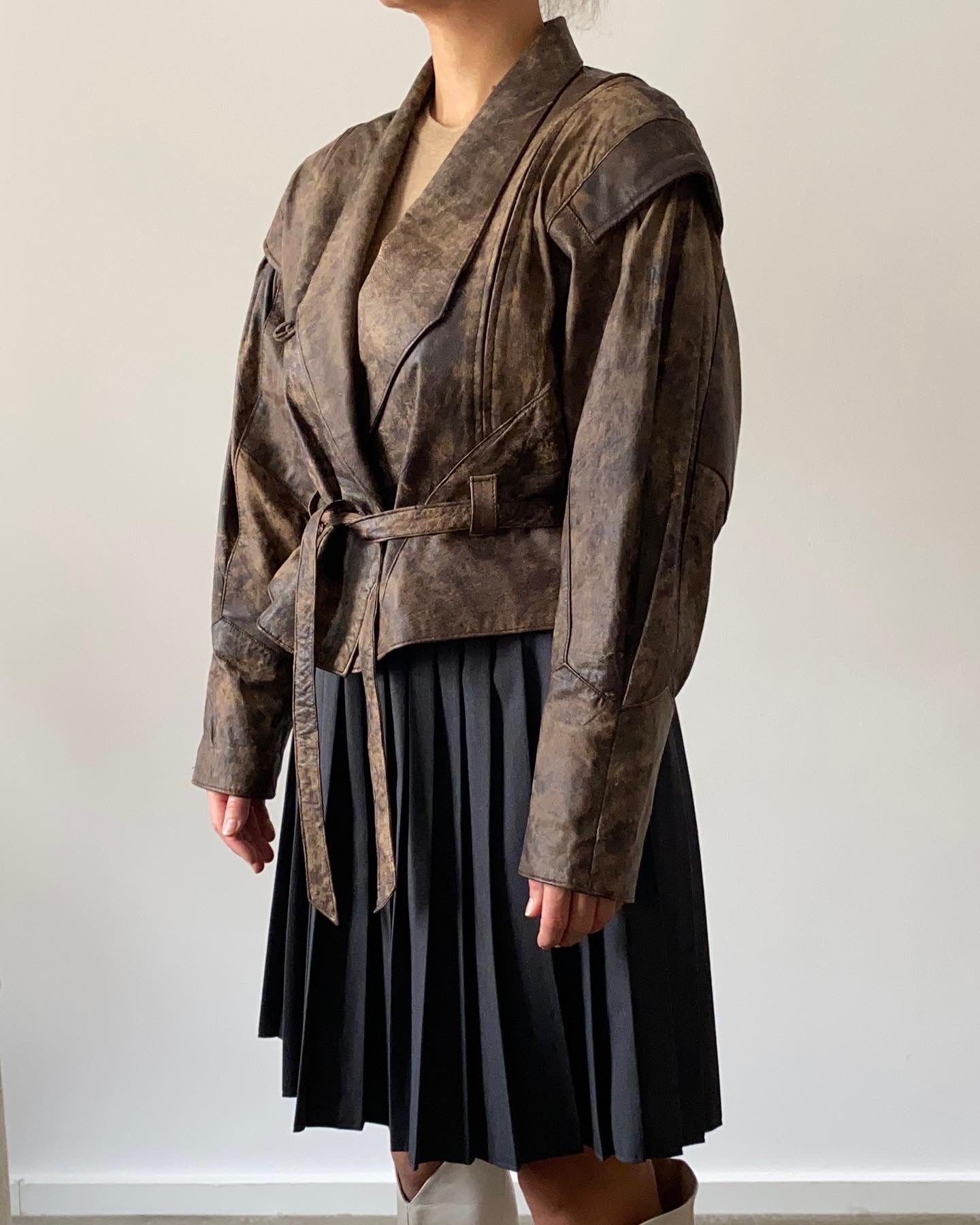 80ies aviator inspired leather jacket