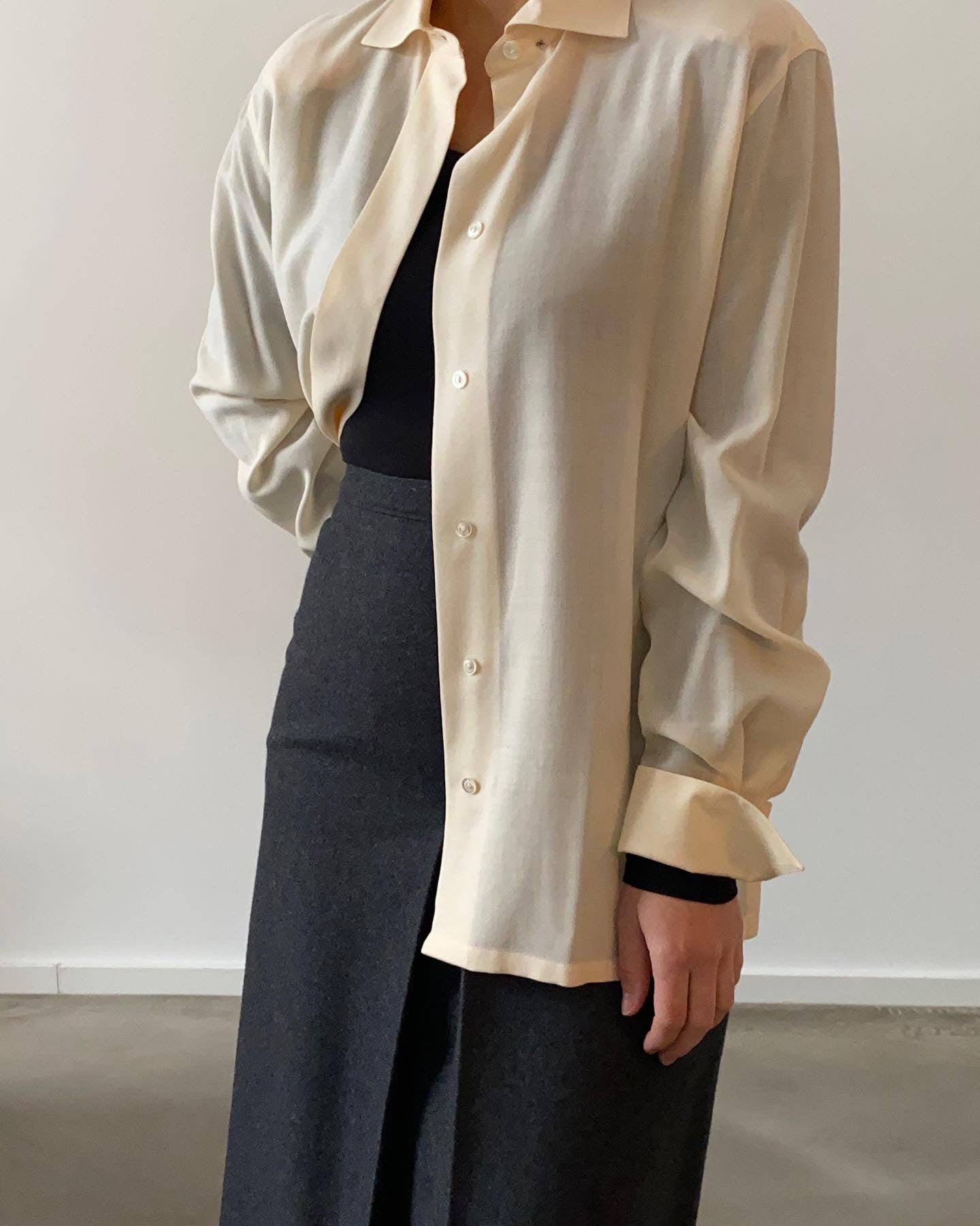 AKRIS blouse in creme