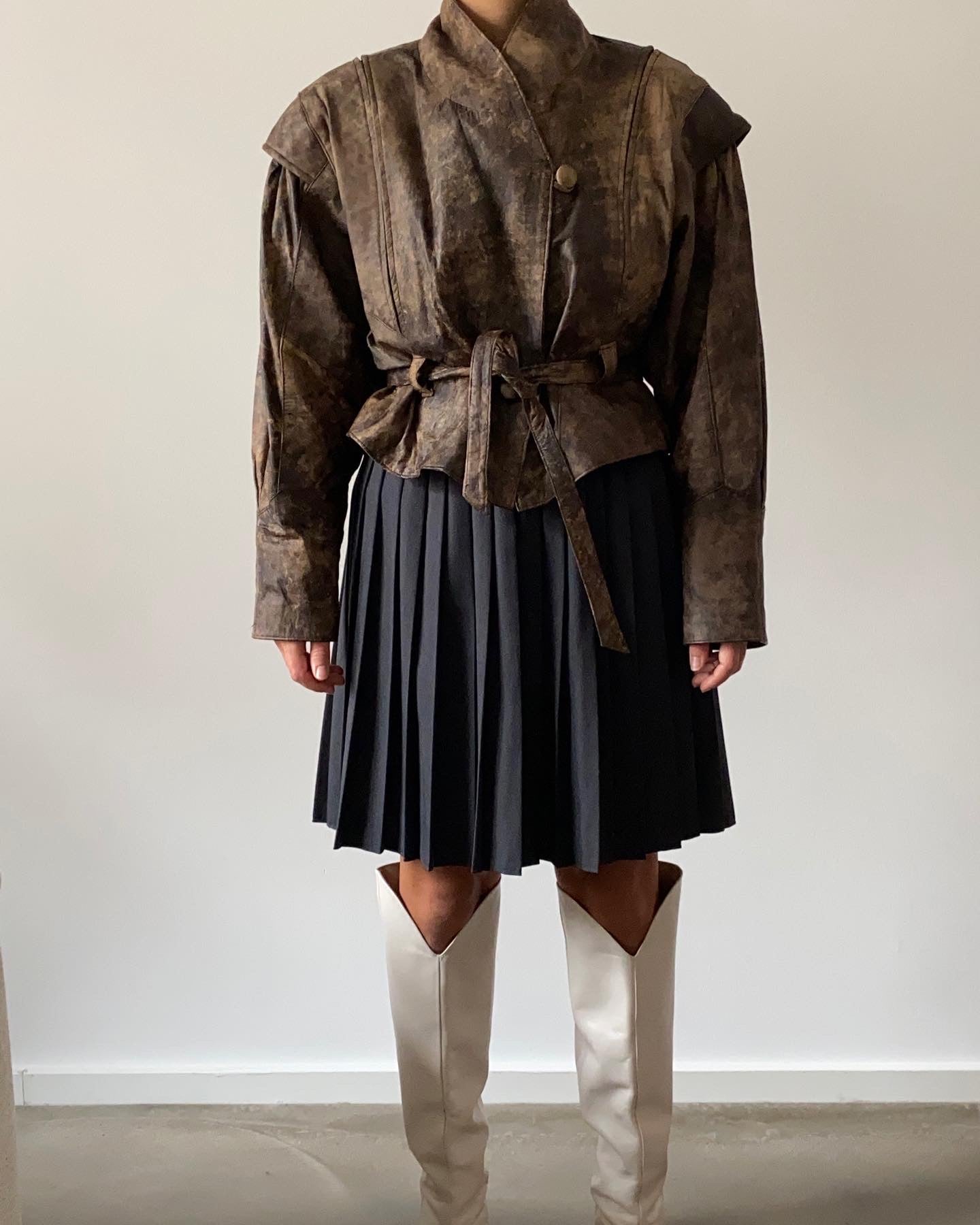 80ies aviator inspired leather jacket